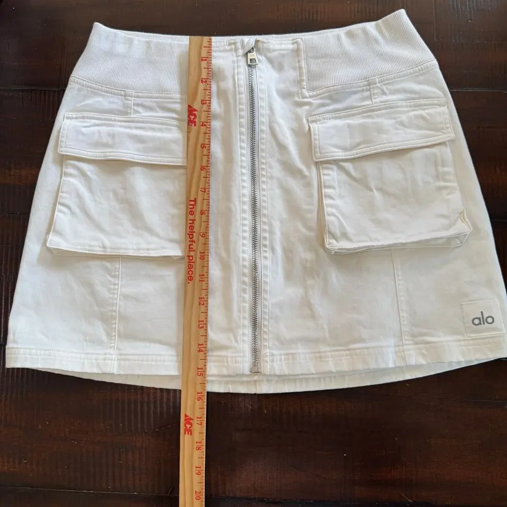 Alo Yoga Night Out Cargo Skirt Zip Front Ivory Size Large EUC W6403R